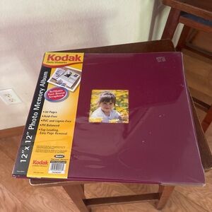 Sealed Kodak RoseArt 12x12 Photo/Memory Album 30 page brand new Maroon